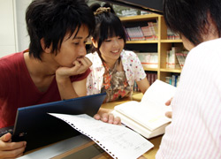 情報科学部生 情報科学部生