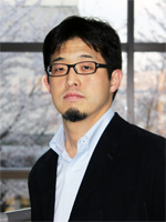 情報科学部長 廣津 登志夫 情報科学部長 廣津 登志夫